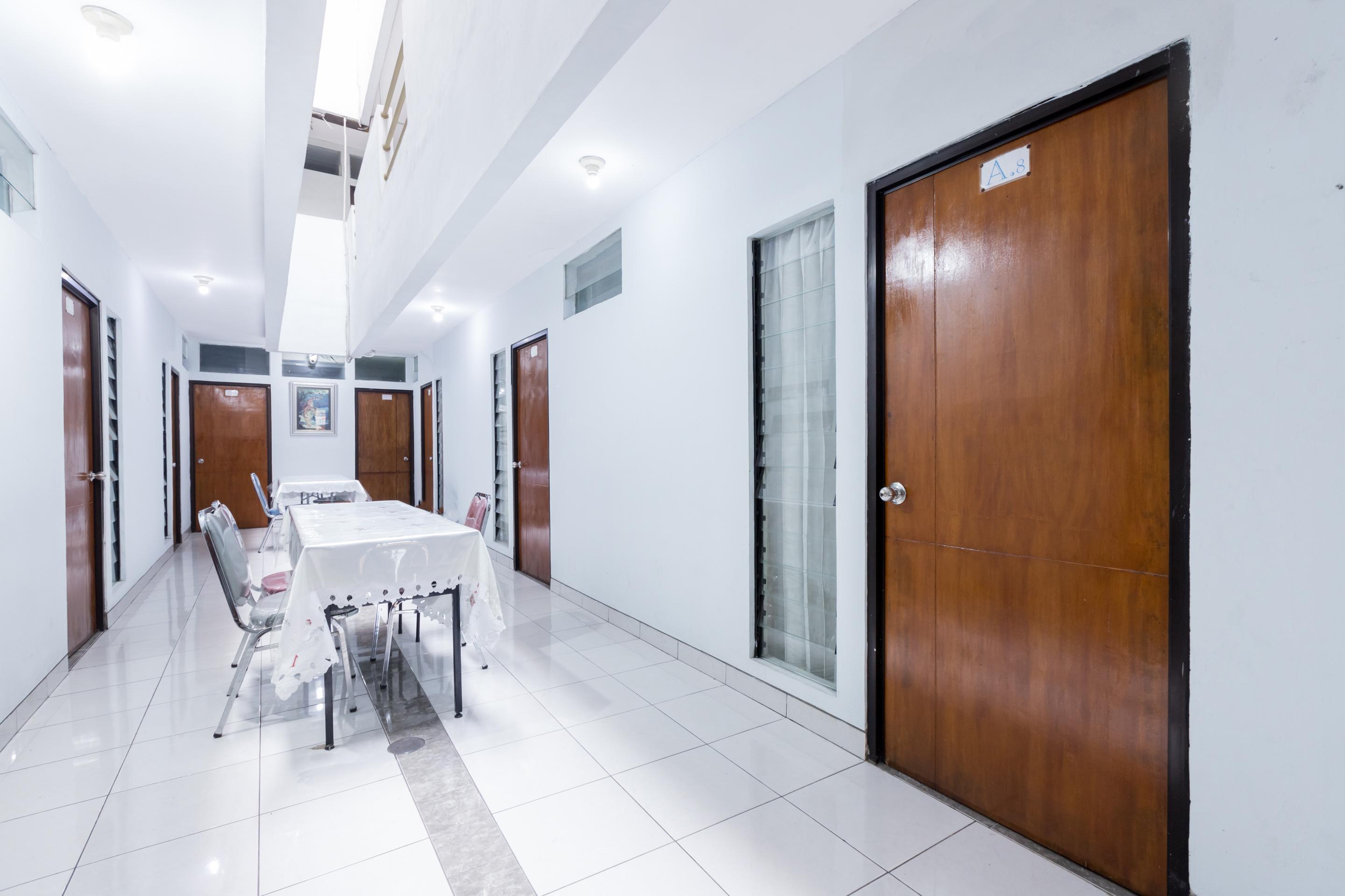 Super Oyo 1516 Cemara Gading Syariah Hotell Bogor Eksteriør bilde